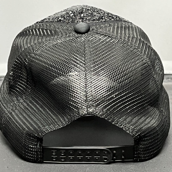 LV Trucker hat black - Picture 3 of 3
